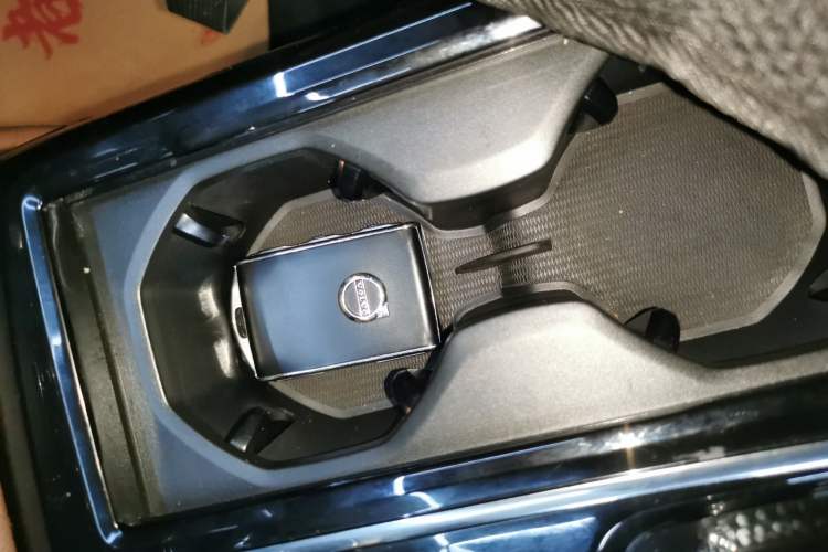 Used Volvo S90 New Energy 2024 Plug-in Hybrid Four-Wheel Drive Long-Range Zhiyi Luxury Edition