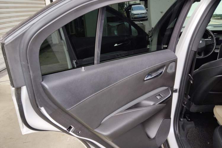 Used Cadillac XT4 2018 28T Two-Wheel Drive Leading Version
