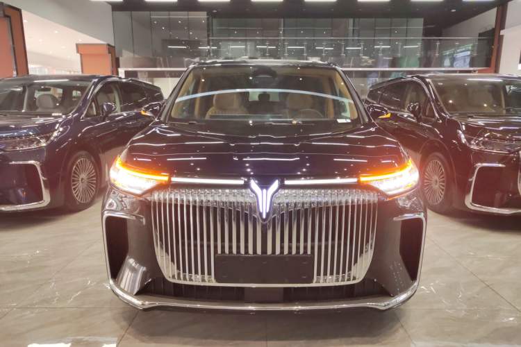 Used VOYAH Dream 2025 PHEV Four-Wheel-Drive Flagship Kunpeng Edition
