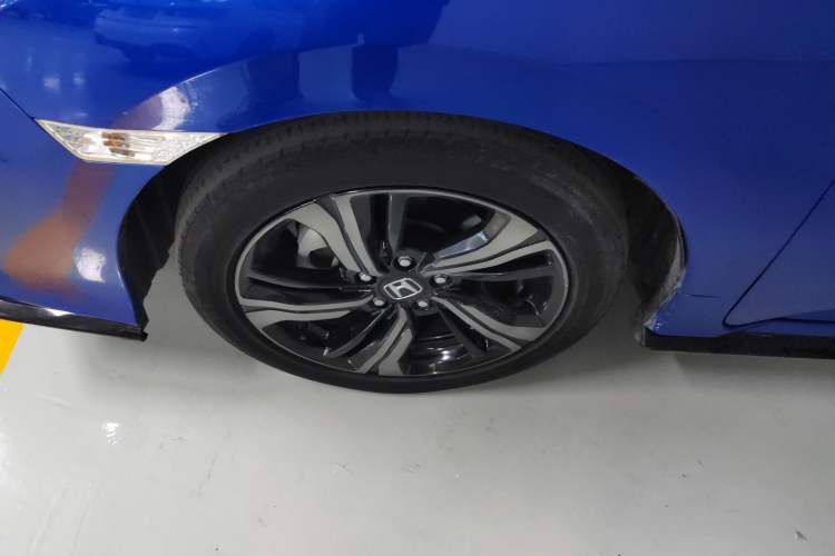 Used Honda Civic 2021 HATCHBACK 220TURBO CVT Trendy Cool Edition
