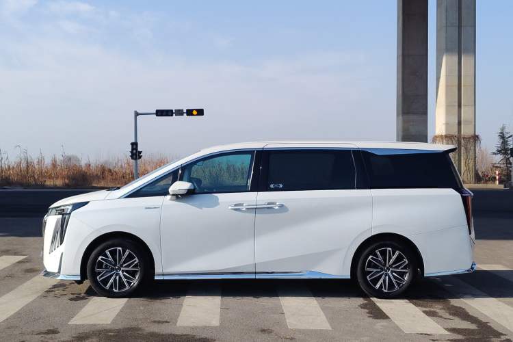 Used GAC Trumpchi M8 2024 Master Series 400T Prestige Edition
