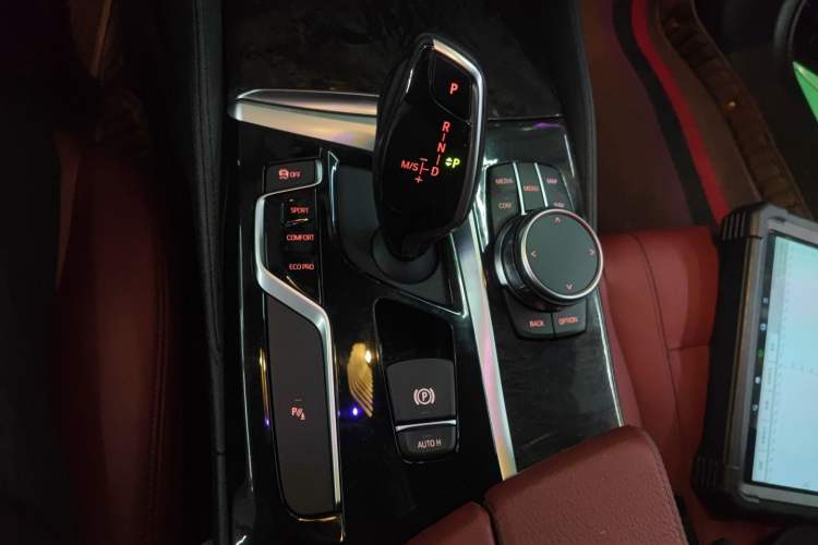 Used BMW 5 Series 2019 530Li Leading Model M Sport Package