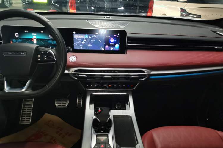 Used JETOUR X70 PLUS 2023 1.5T DCT Brave PLUS 5-Seater
