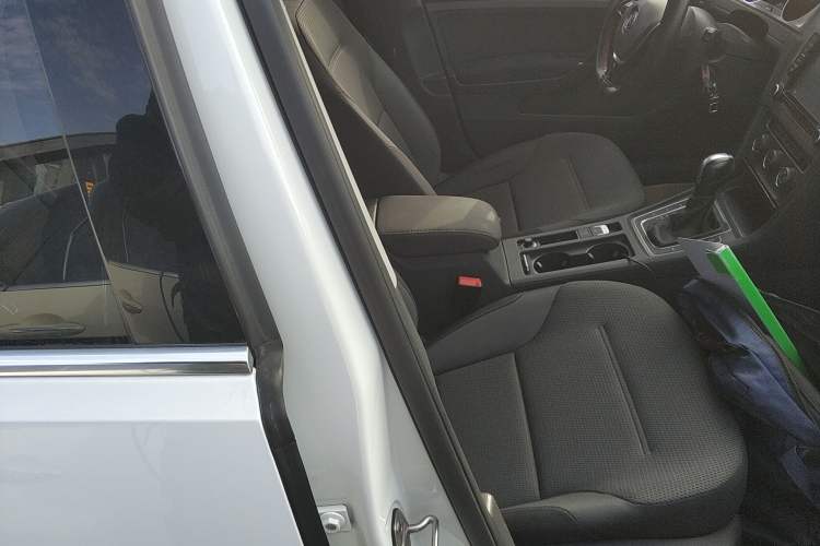 Used Volkswagen Golf 2015 1.4TSI Automatic Comfort Model
