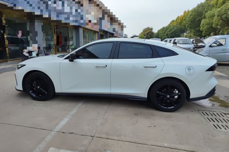 Used Changan UNI-V 2023 1.5T Prestige Model
