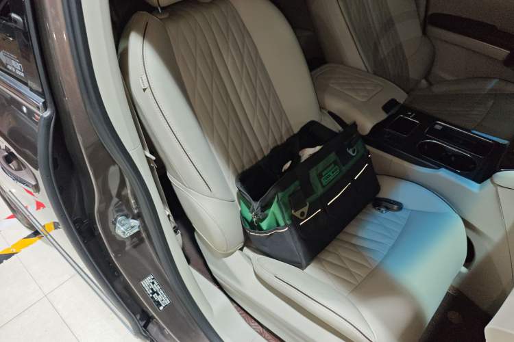 Used Buick GL8 2022 Land Executive Class 652T Prestige Model