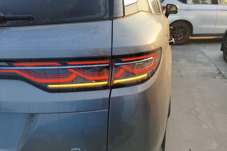 Used BYD Song L DM-i 2024 112 km Beyond Edition
