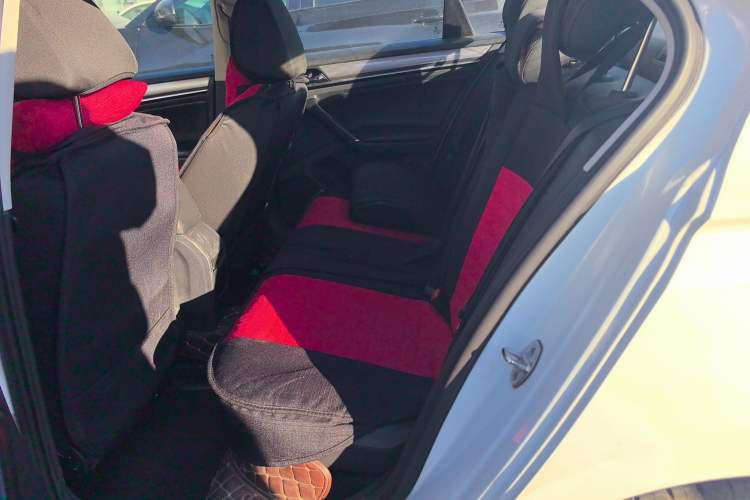 Used Volkswagen Bora 2016 1.6L manual Comfort trim level
