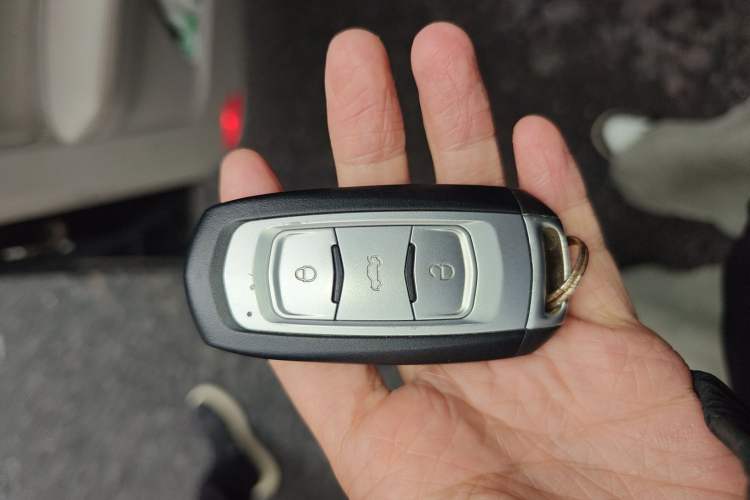 Used Geely Auto Emgrand 2014 Sedan 1.5L Manual Elite Model
