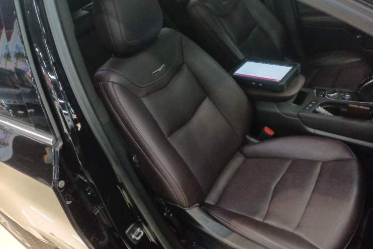 Used Cadillac XT6 2022 2.0T 7-Seater Two-Wheel Drive Luxury Version
