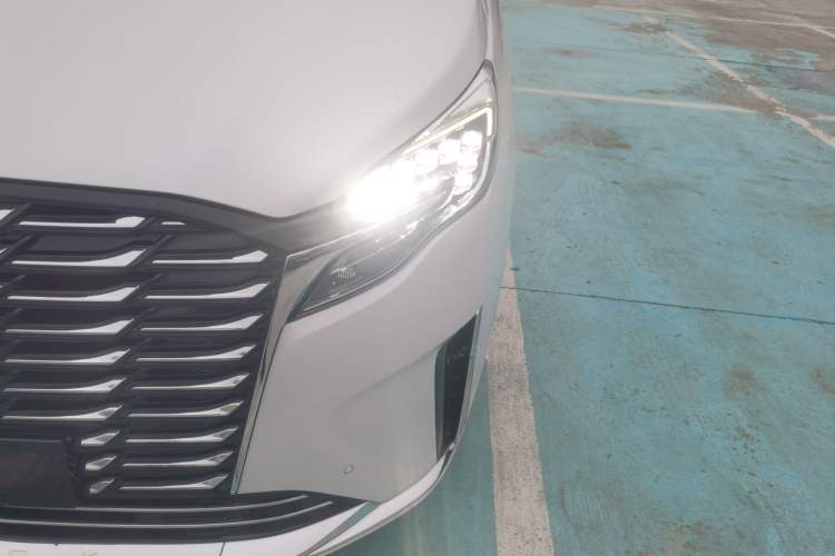 Used Buick GL8 2023 ES Lu Zun Deluxe Model
