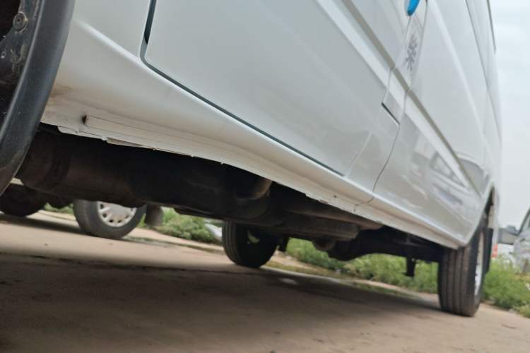 Used JMC Fushun 2022 2.0T Manual Multi-Function Passenger Vehicle Mid-Range High Roof 6-7 Seats
