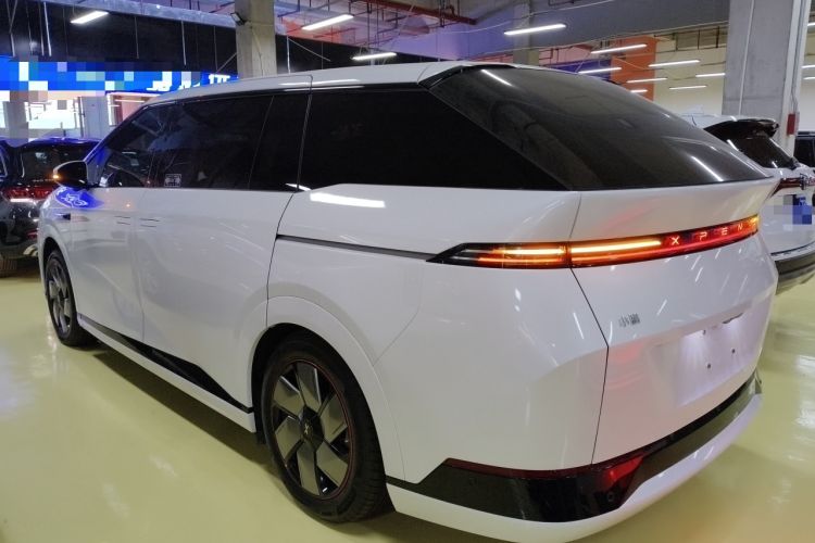 Used XPeng X9 2024 702 Ultra-Long Range Pro
