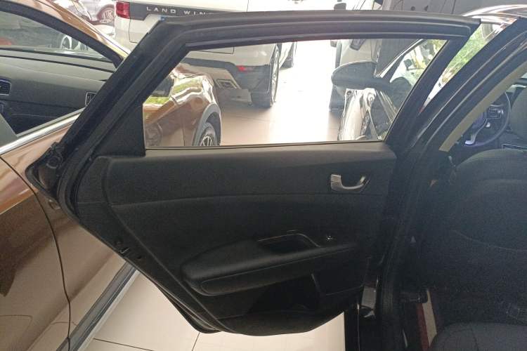 Used Kia K5 2016 2.0L Automatic LUX
