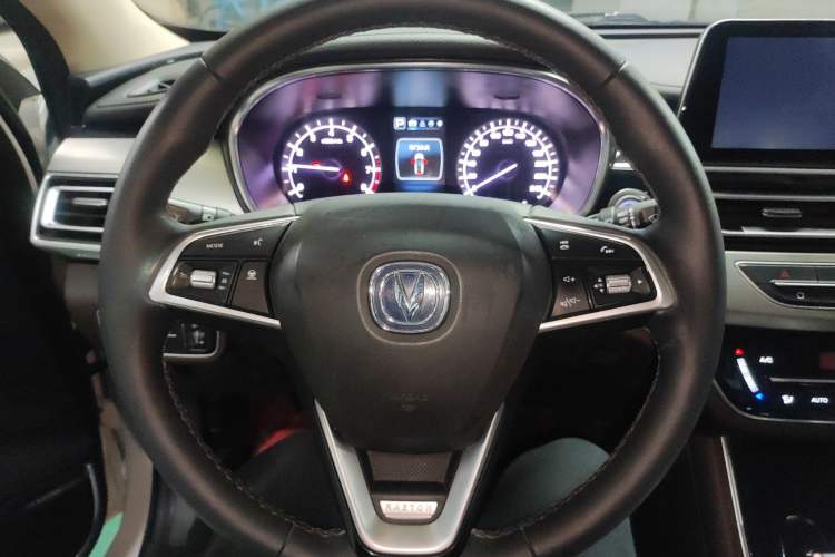 Used Changan Raeton CC 2018 1.5T Automatic Haoya Model Guangmang Edition China V Standard