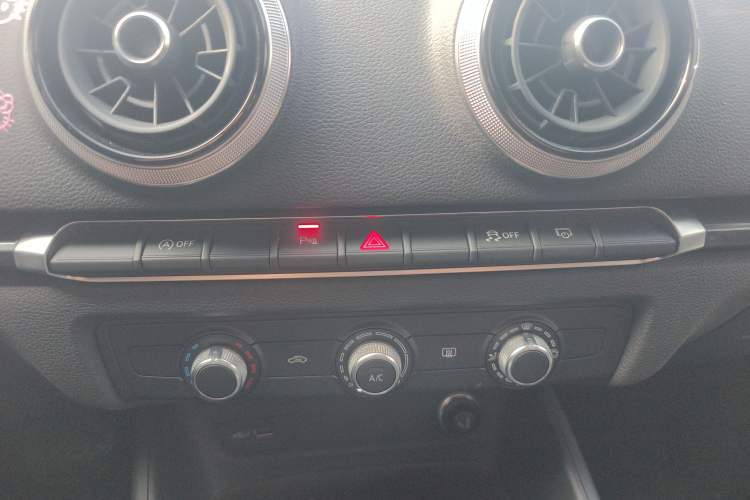 Used Audi A3 2020 Limousine 35 TFSI Fashion Edition China VI Emission Standard