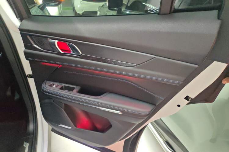 Used Lynk & Co 05 2022 2.0T Two-Wheel Drive Shine Halo
