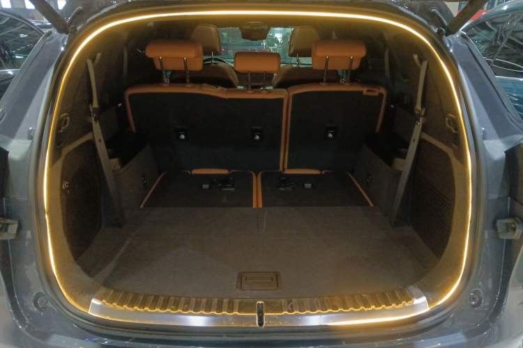 Used BYD Tang New Energy 2022 DM-p 215KM Four-Wheel Drive Flagship Model
