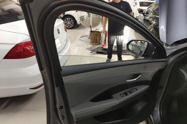 Used BYD Qin PLUS 2025 DM-i Smart Drive 55KM Leading Model
