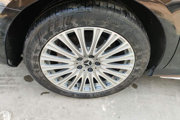 Used Mercedes-Benz E-Class 2020 Restyled E 300 L Sporty and Stylish Edition
