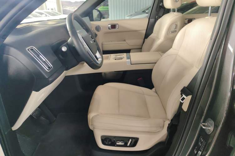 Used Li Auto L8 2023 Pro Model
