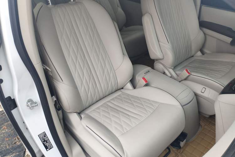 Used Buick GL8 2023 Land Executive Class 652T Luxury Model