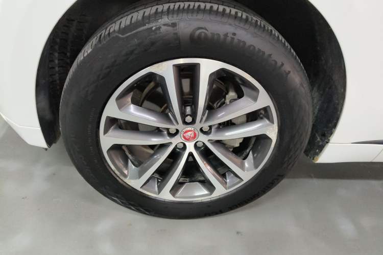 Used Jaguar F-PACE 2016 2.0T Two-Wheel-Drive R-Sport Sport Edition
