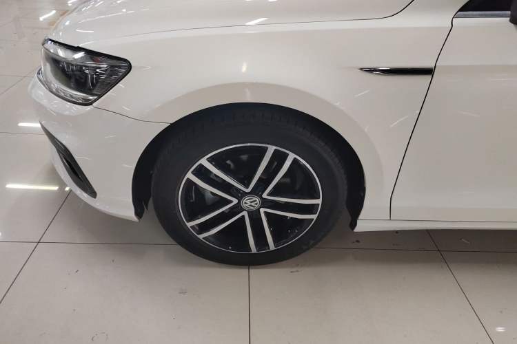 Used Volkswagen Lamando 2019 280TSI DSG Comfort Edition China VI standard
