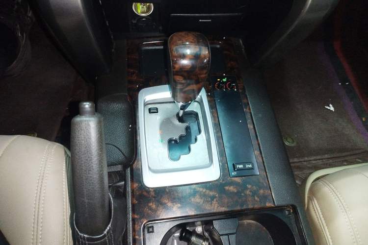 Used Toyota Land Cruiser 2010 4.0L Automatic VX
