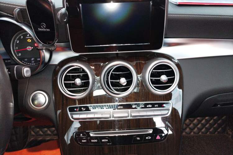 Used Mercedes-Benz GLC 2019 GLC 260 L 4MATIC Dynamic Model
