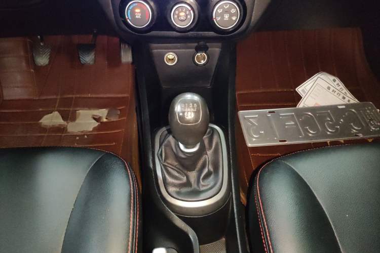 Used Kia K2 2015 Sedan 1.4L MT GLS
