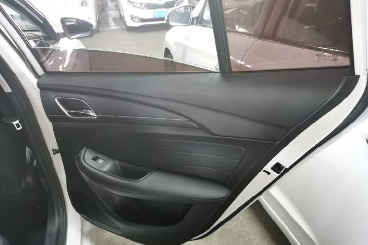 Used Roewe i5 2019 1.5L Automatic 4G Connected Linghao Flagship Edition