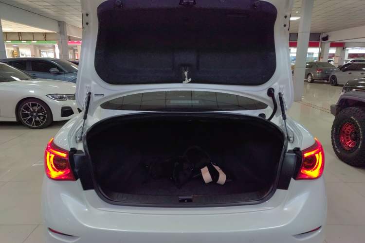 Used Infiniti Q50L 2015 2.0T Comfort Edition