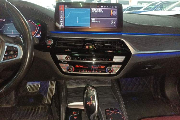 Used BMW 5 Series 2022 Second Facelift 530Li Leading Edition M Sport Package
