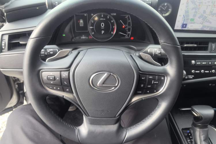 Used Lexus ES 2023 200 Excellence Edition
