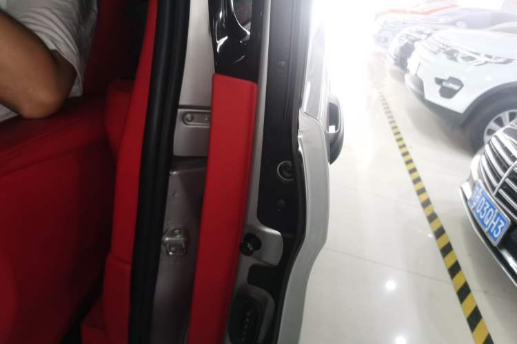 Used Mercedes-Benz Vito 2018 2.0T Business Version China VI Emission Standard
