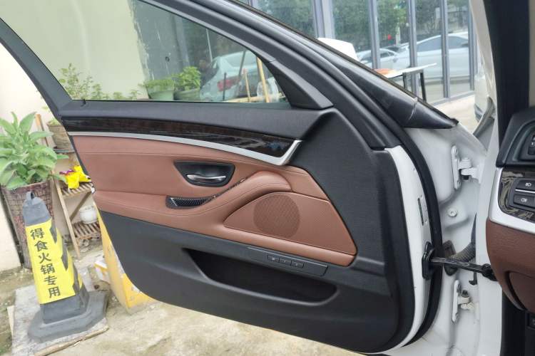 Used BMW 5 Series 2017 525Li Leading Model
