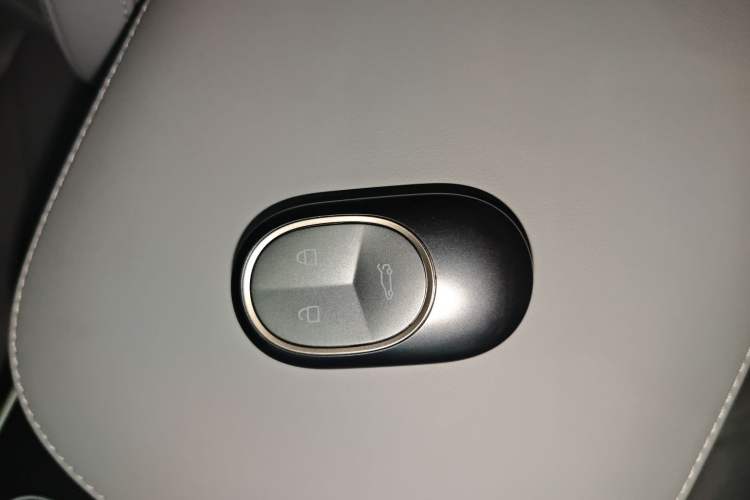 Used Nio ET5T 2025 75 kWh Touring
