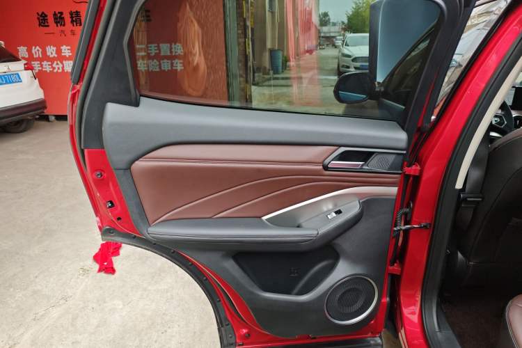 Used Wey VV6 2018 2.0T Two-Wheel-Drive Ultra-Luxury Version China V Standard
