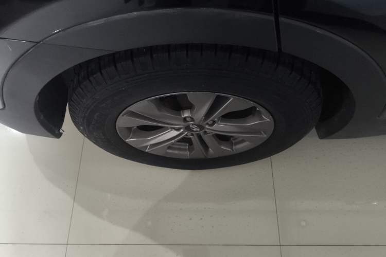 Used Hyundai Santa Fe 2013 2.4L Automatic Two-Wheel Drive Smart Version
