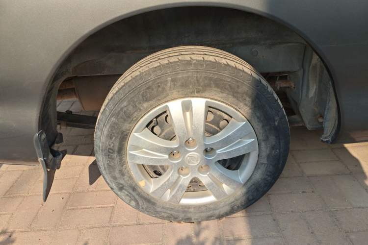 Used FORTHING Lingzhi 2016 M3L 1.6L 7-Seater Standard Model
