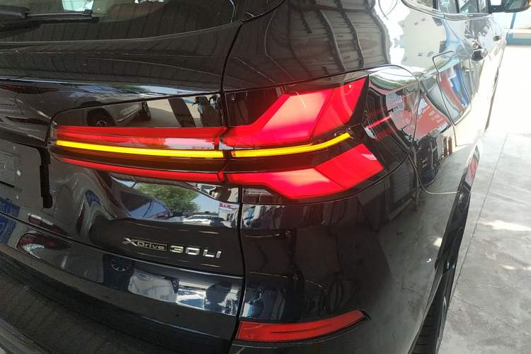 Used BMW X5 2023 xDrive 30Li Luxury M Sport Night Edition Package
