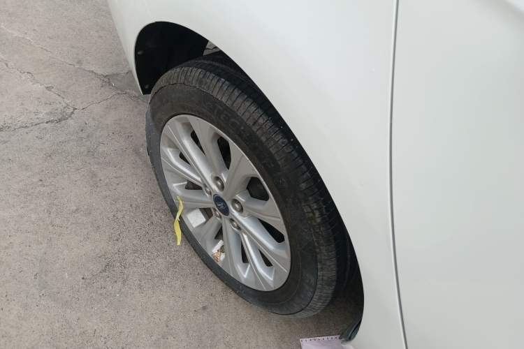 Used Ford Escort 2015 1.5L Automatic Fashion Model