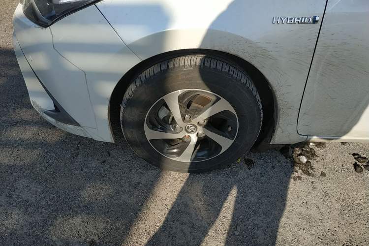 Used Toyota Levin 2017 Revised Dual-Engine 1.8H GS E-CVT Elite Sunroof Version China V Standard
