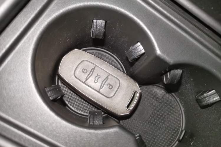 Used Geely Auto Emgrand X7 Sport 2022 1.8TD DCT Zhiya Trim
