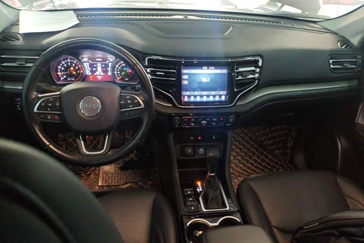 Used  Grand Commander 2022 2.0T Two-Wheel Drive Elite Version
