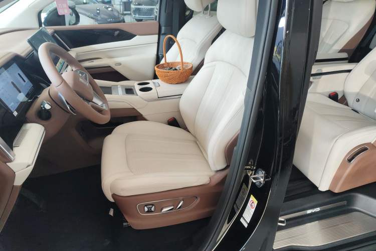 Used BYD Xia 2025 DM-i 1.5T 180km Beyond Edition
