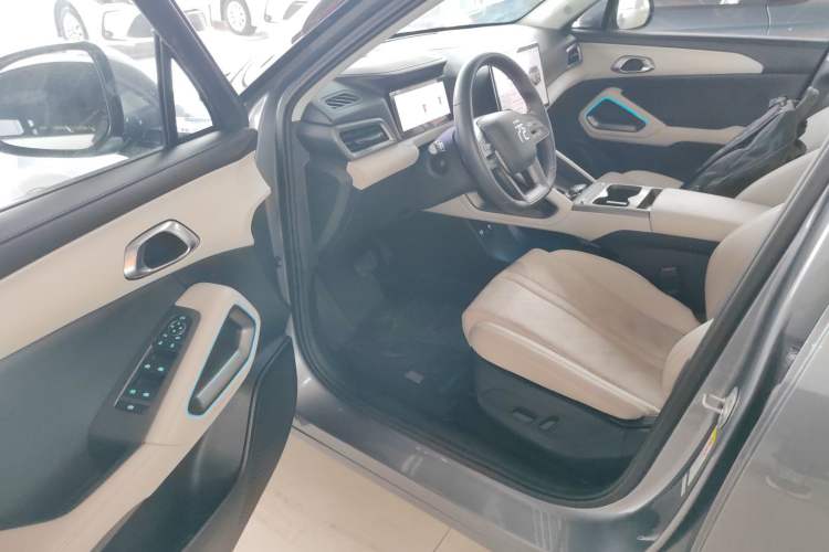 Used BYD Yuan UP 2025 Intelligent Driving Version 401 km Beyond-Range Edition