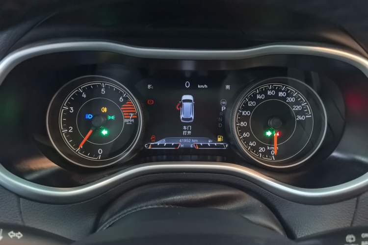 Used  Cherokee 2017 2.4L Leading Smart Edition
