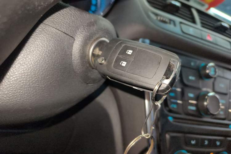 Used Buick Encore 2015 1.4T Automatic Two-Wheel Drive Urban Elite Version
